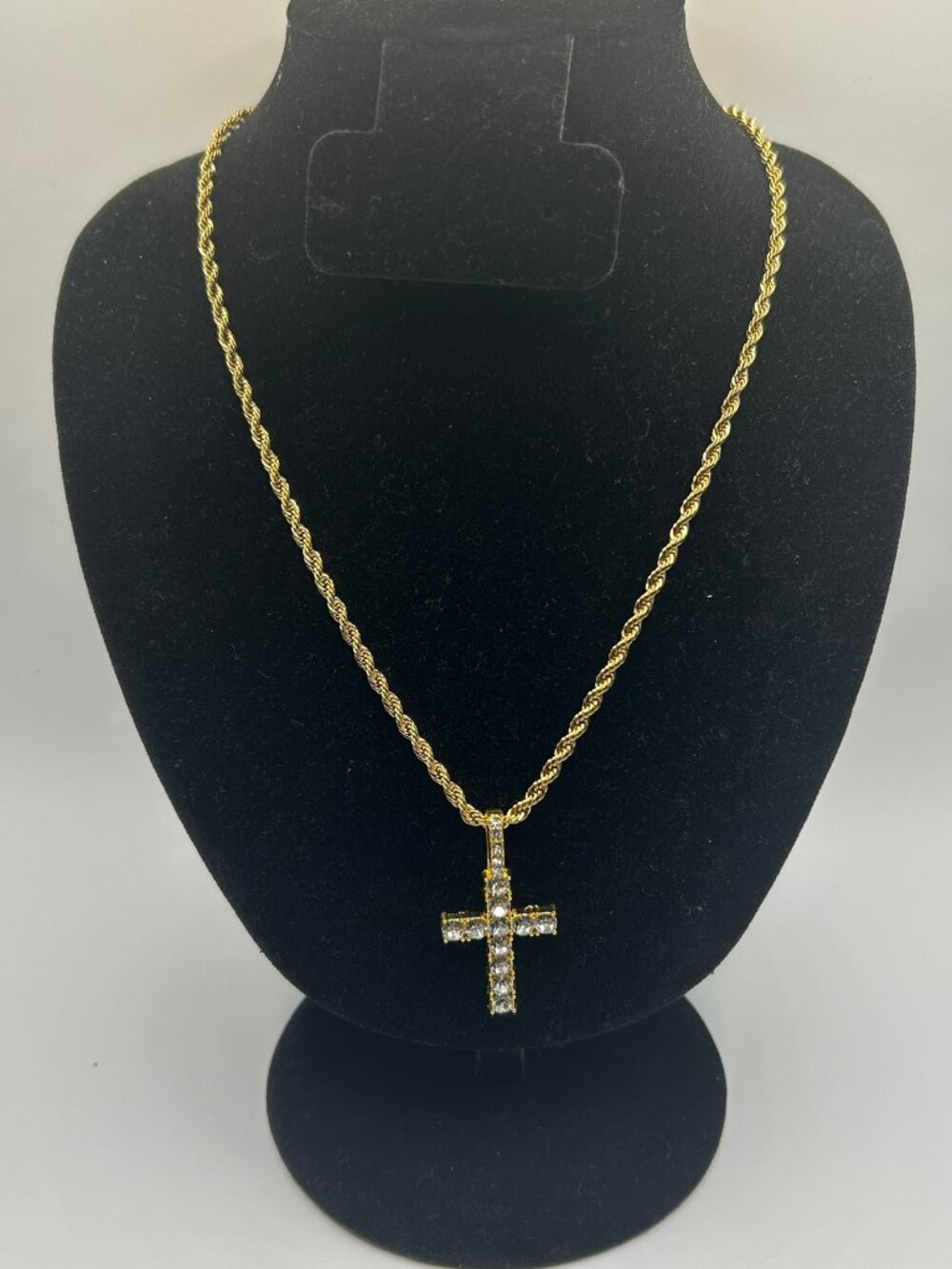 No Fade Rope Chain Real Gold Cross Pendant Stainless Steel Plated 18in Womens